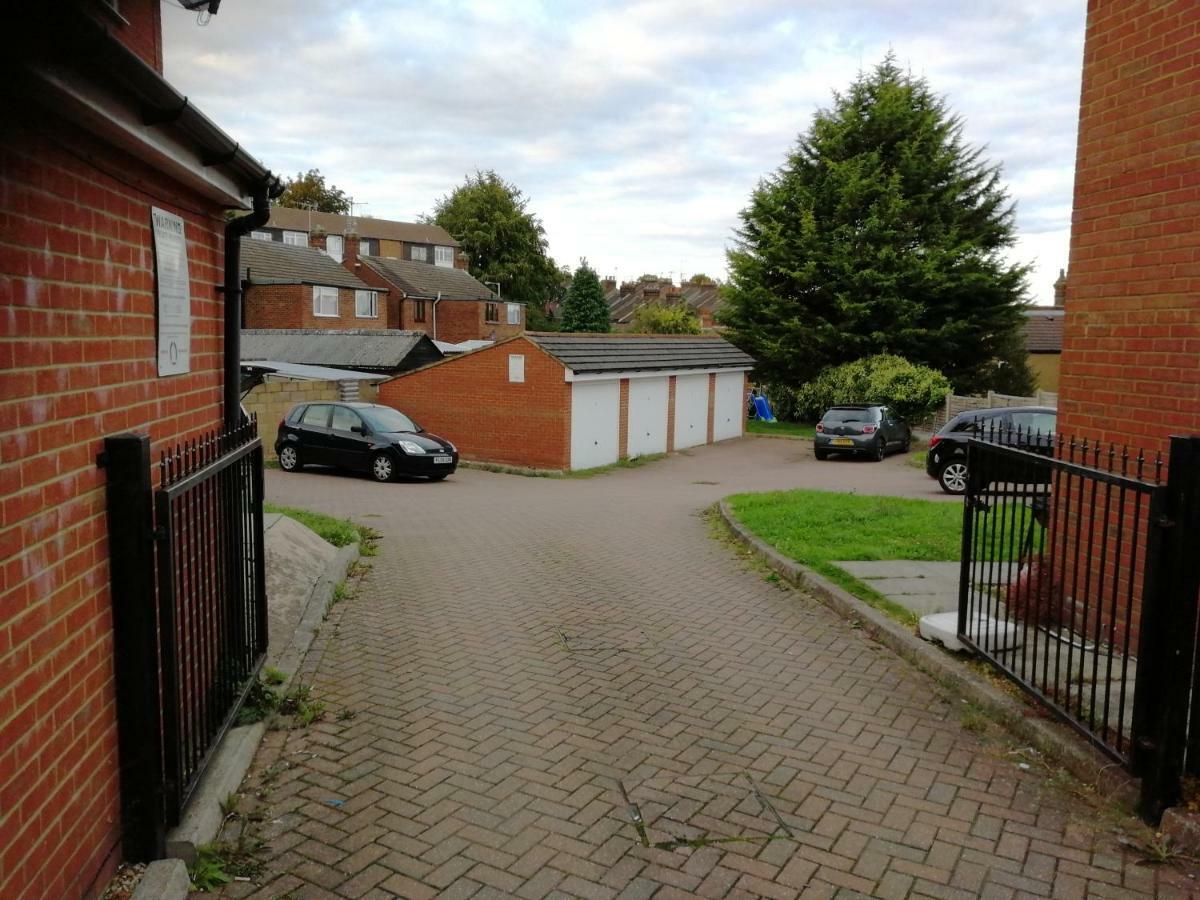 Metrolets 2 Luton (Bedfordshire) Exterior photo
